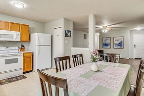 9 Mi to Downtown Indianapolis: Quiet Home w/ Yard