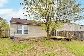 9 Mi to Downtown Indianapolis: Quiet Home w/ Yard