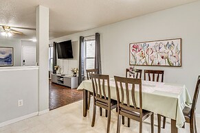 9 Mi to Downtown Indianapolis: Quiet Home w/ Yard