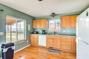 Brooklyn Cottage w/ Dock - Steps To Wamplers Lake!