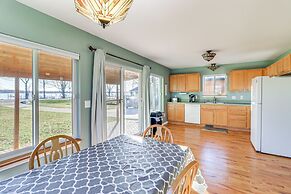 Brooklyn Cottage w/ Dock - Steps To Wamplers Lake!