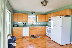 Brooklyn Cottage w/ Dock - Steps To Wamplers Lake!