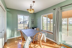 Brooklyn Cottage w/ Dock - Steps To Wamplers Lake!