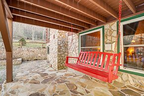 'twin Creeks Lodge' w/ Hot Tub < 1 Mi to Lake!