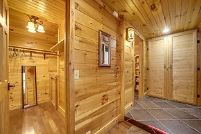 'twin Creeks Lodge' w/ Hot Tub < 1 Mi to Lake!