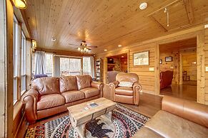 'twin Creeks Lodge' w/ Hot Tub < 1 Mi to Lake!