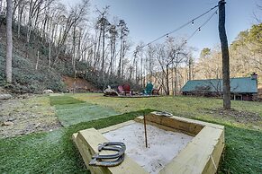 'twin Creeks Lodge' w/ Hot Tub < 1 Mi to Lake!