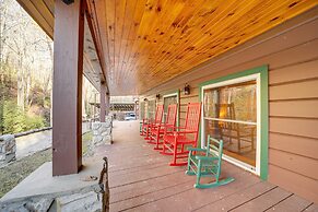 'twin Creeks Lodge' w/ Hot Tub < 1 Mi to Lake!