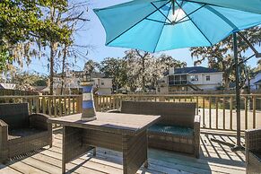 Pet-friendly Savannah Gem - 12 Mi to Tybee Island!