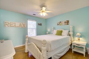 Pet-friendly Savannah Gem - 12 Mi to Tybee Island!