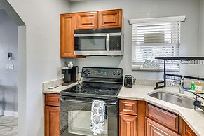 Central Daytona Beach Apt < 1 Mi to Beach St!