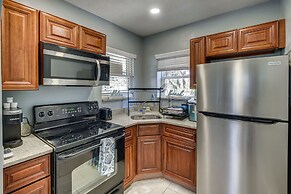 Central Daytona Beach Apt < 1 Mi to Beach St!