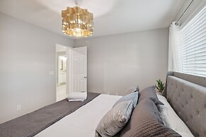 5br/3ba Home - King Beds - Fast Wifi 5 Bedroom Home by RedAwning