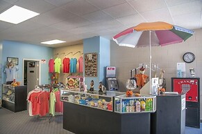 Summer Winds 231-b 3 Bedroom Condo by RedAwning