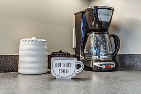 Serenity By The Sea - 317 Audubon 5 Bedroom Home by RedAwning