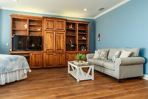 Serenity By The Sea - 317 Audubon 5 Bedroom Home by RedAwning