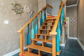 Serenity By The Sea - 317 Audubon 5 Bedroom Home by RedAwning