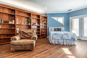 Serenity By The Sea - 317 Audubon 5 Bedroom Home by RedAwning