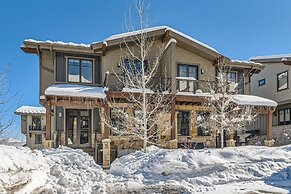 Blackstone Mountain Retreat #21! Walk To The Lifts! 4 Bedroom Apts by 