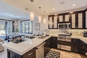 Blackstone Mountain Retreat #21! Walk To The Lifts! 4 Bedroom Apts by 