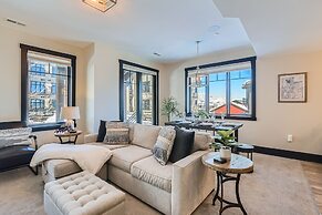 Blackstone Mountain Retreat #21! Walk To The Lifts! 4 Bedroom Apts by 