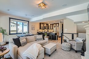 Blackstone Mountain Retreat #21! Walk To The Lifts! 4 Bedroom Apts by 