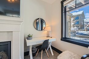 Blackstone Mountain Retreat #21! Walk To The Lifts! 4 Bedroom Apts by 