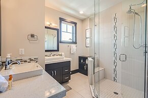 Blackstone Mountain Retreat #21! Walk To The Lifts! 4 Bedroom Apts by 