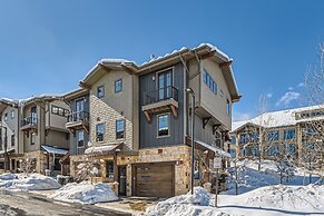 Blackstone Mountain Retreat #21! Walk To The Lifts! 4 Bedroom Apts by 