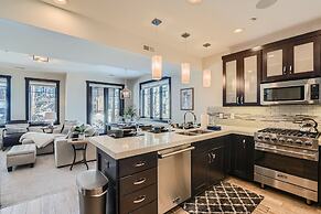 Blackstone Mountain Retreat #21! Walk To The Lifts! 4 Bedroom Apts by 