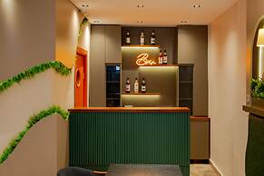 Fly Point Airport Hotel