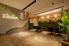 Fly Point Airport Hotel