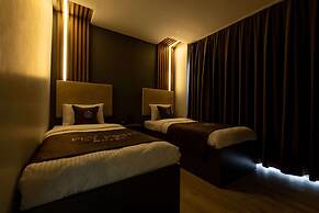 Fly Point Airport Hotel