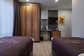 Fly Point Airport Hotel