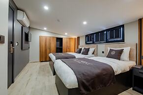 Fly Point Airport Hotel