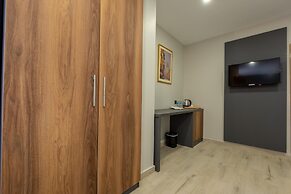 Fly Point Airport Hotel