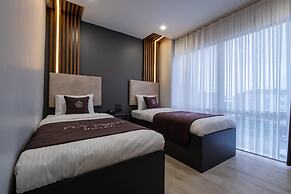 Fly Point Airport Hotel