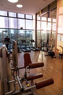 Sea-side 4 BR Apt with Gym