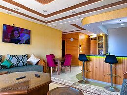 Luxurious Scandinavian-style pool & play