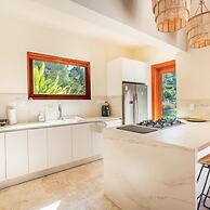 Awesome Bungallow w Pool BBQ in Green Village CC