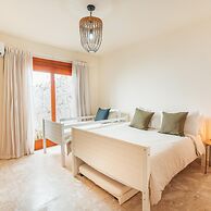 Awesome Bungallow w Pool BBQ in Green Village CC