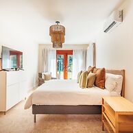 Awesome Bungallow w Pool BBQ in Green Village CC