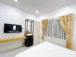 Hoàng Gia Hotel Royal