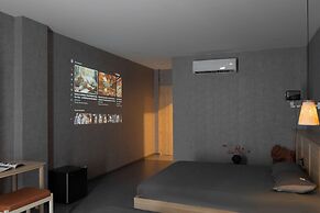 Zeus Living Central Hotel