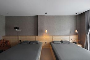 Zeus Living Central Hotel