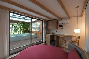 Zeus Living Central Hotel