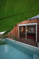 Zeus Living Central Hotel