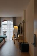 Zeus Living Central Hotel