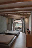 Zeus Living Central Hotel