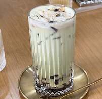 Zeus Living Central Hotel